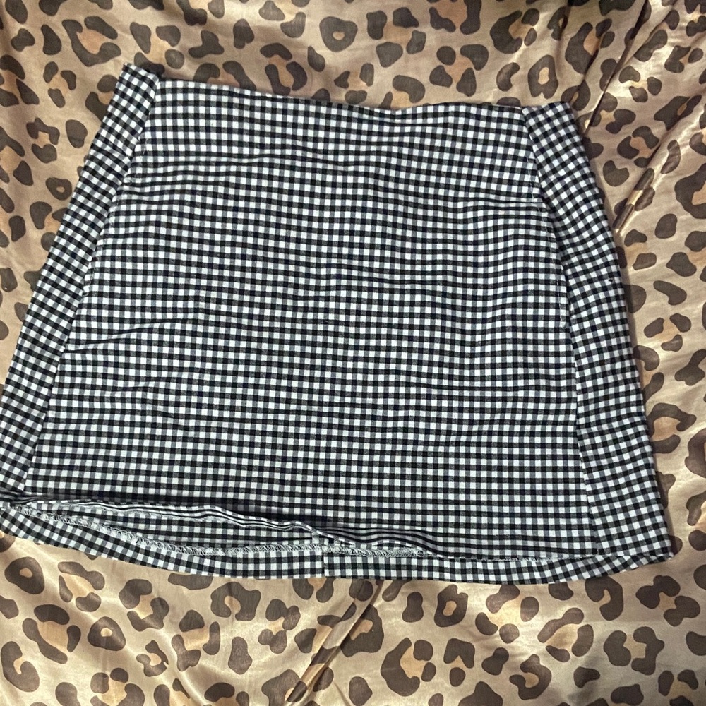 urban outfitters black + white gingham skirt (s: XS)